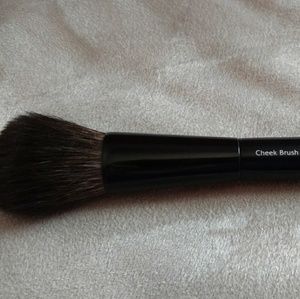 Chikuhodo Z8 gray squirrel hair Cheek Blush Brush